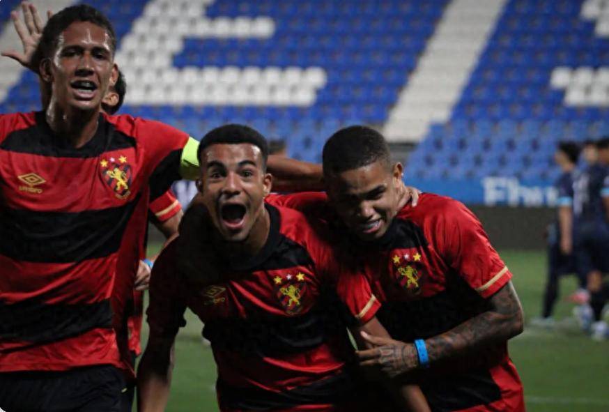 克罗托内主场取胜,摆脱降级区的简单介绍 克罗托内主场取胜,摆脱降级区的简单介绍