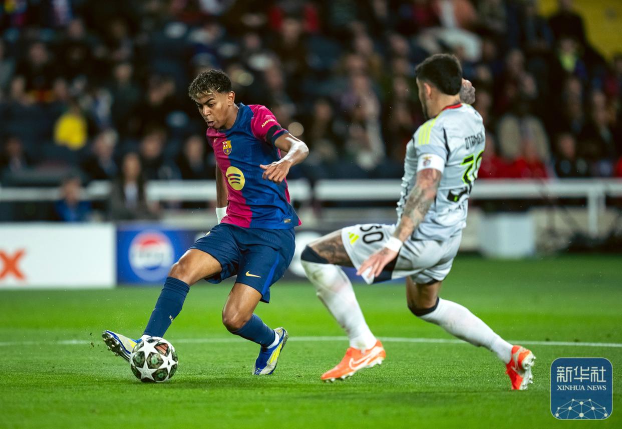 包含巴塞罗那击败对手，晋级欧冠终极之战的词条