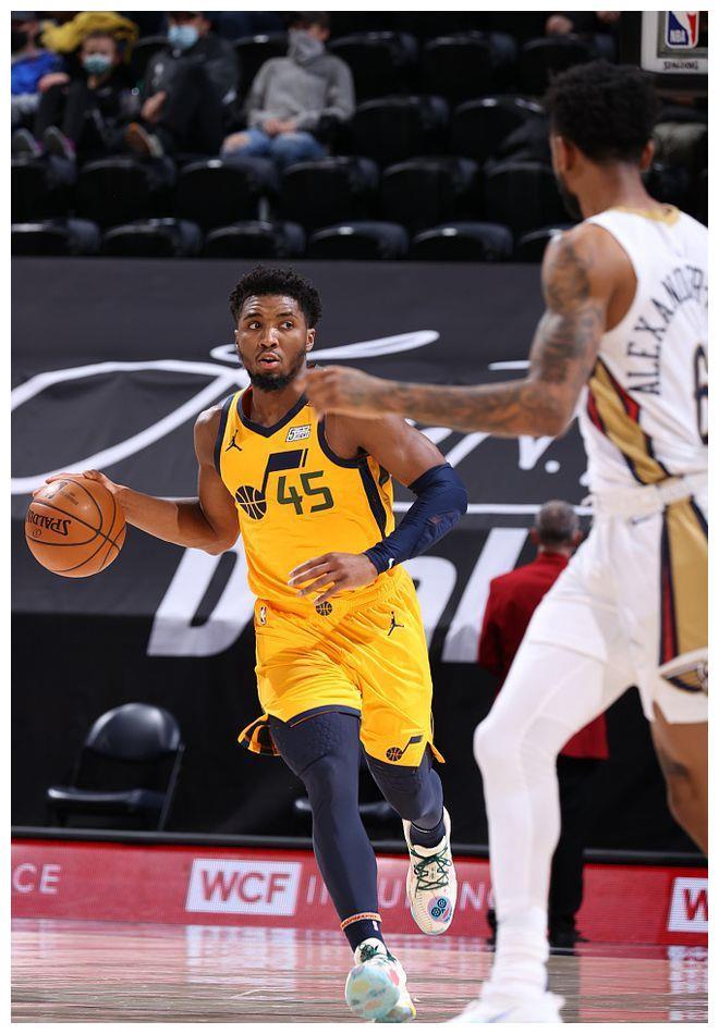 关于米切尔手握年亿合约，刷新战队历史记录的信息