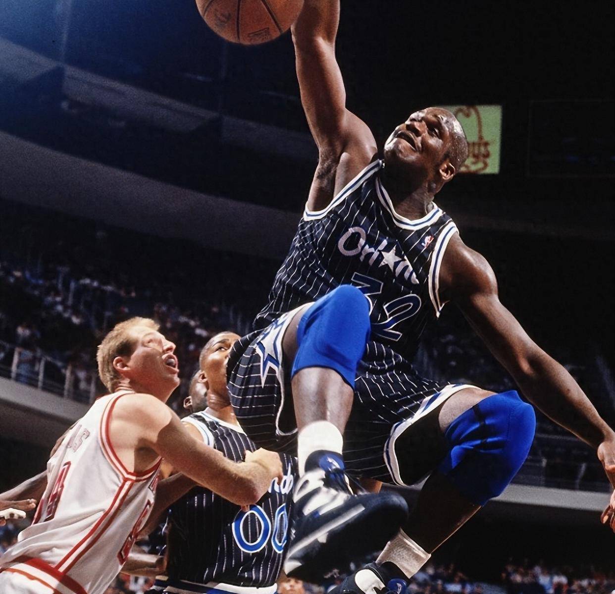 篮球传奇巨星那些震撼世界的瞬间