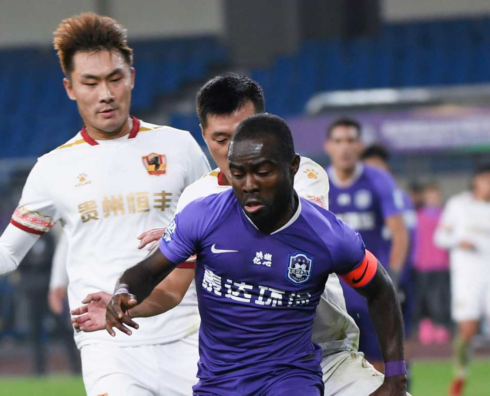 深圳主场逼平天津泰达争取保级机会