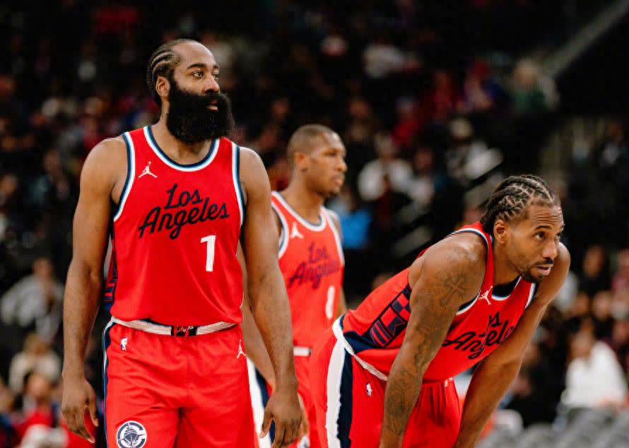 勇士客场擒灰熊,火箭不敌独行侠 勇士客场擒灰熊,火箭不敌独行侠