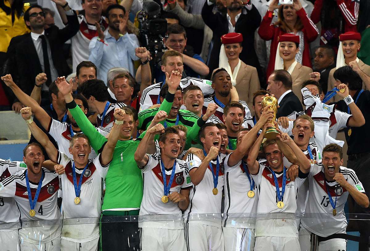 深圳队取得关键胜利，逆转北京华南队