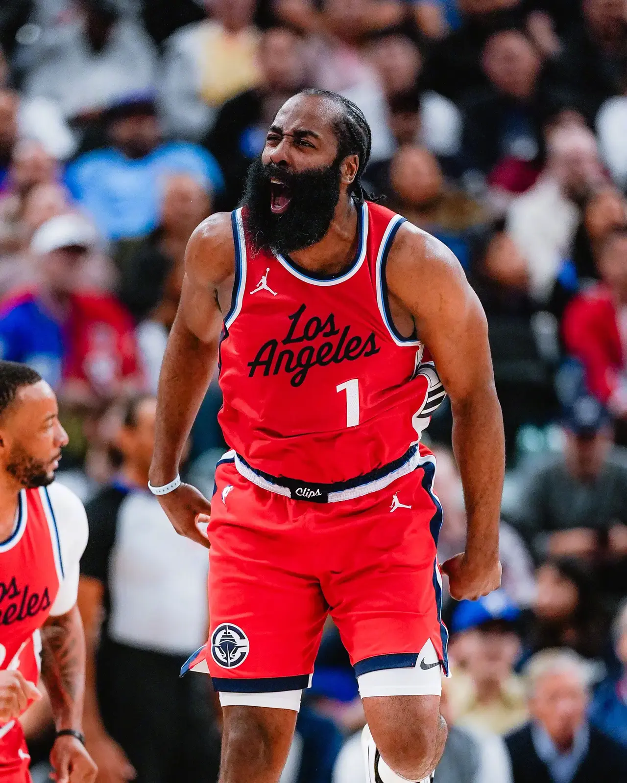 快船主场战胜独行侠,莱昂纳德全能发挥展现超强实力 快船主场战胜独行侠,莱昂纳德全能发挥展现超强实力