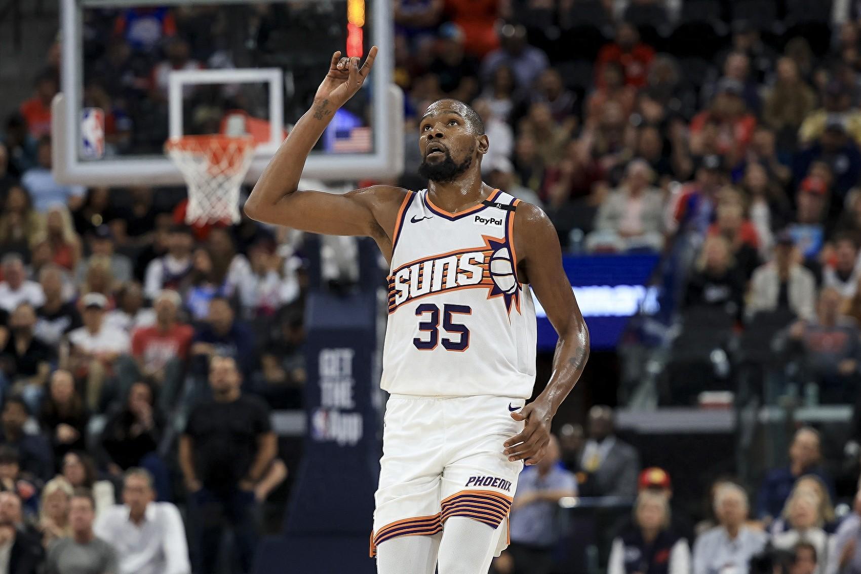 太阳击败快船，布克砍下35分