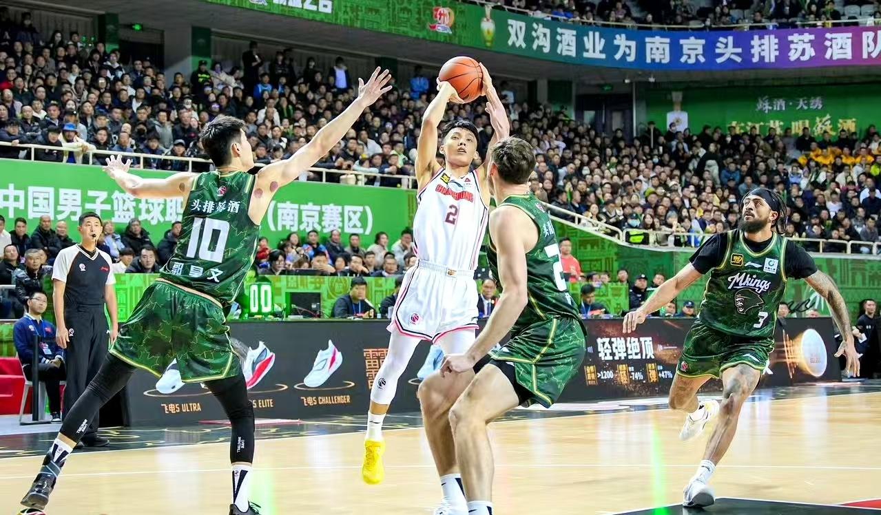 广东队大胜山东队，豪取八连胜！