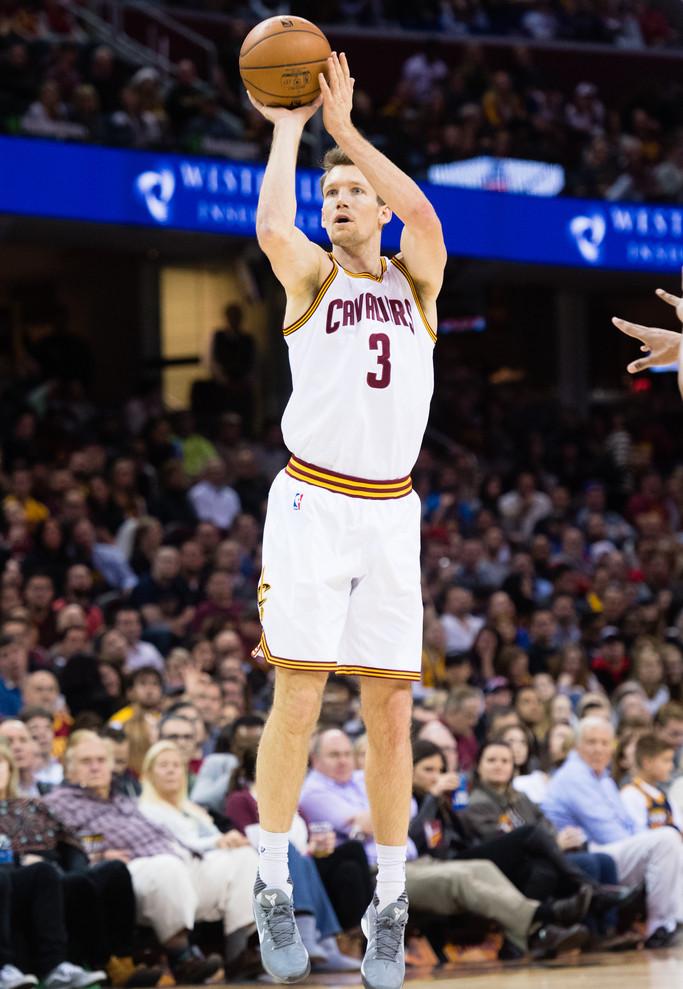 勇士不敌老鹰，杨恩疆表现抢眼